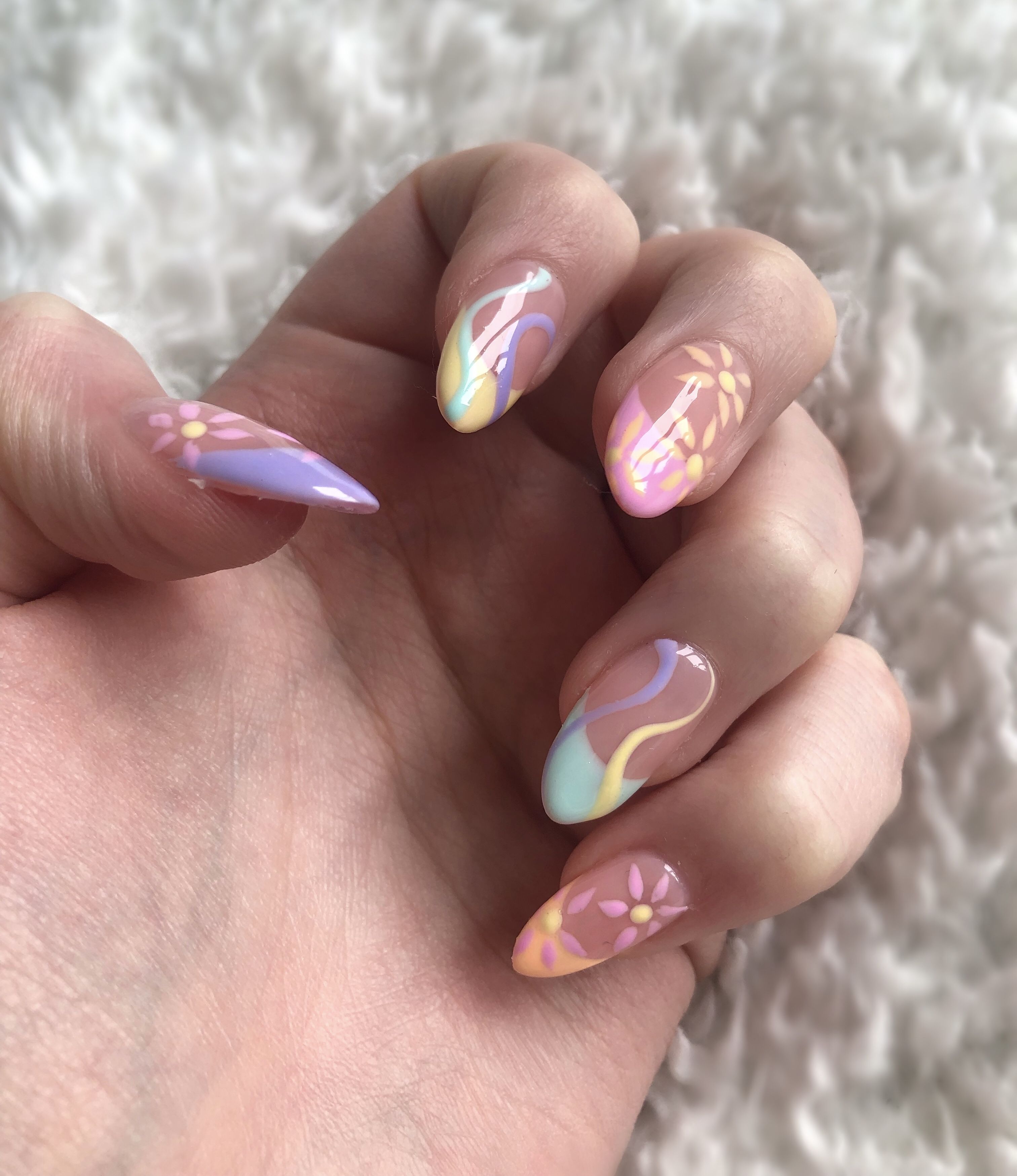 Day 24] Nails Of The Day | An Iridescent Mermaid-inspired Nail Look |  January Girl